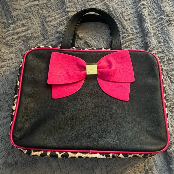 Betsey Johnson Handbags - Betsey Johnson Black and Pink Bow Leopard Travel Bag
